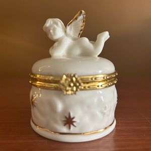 Cream and gold cherub pill box / trinket jewelry box